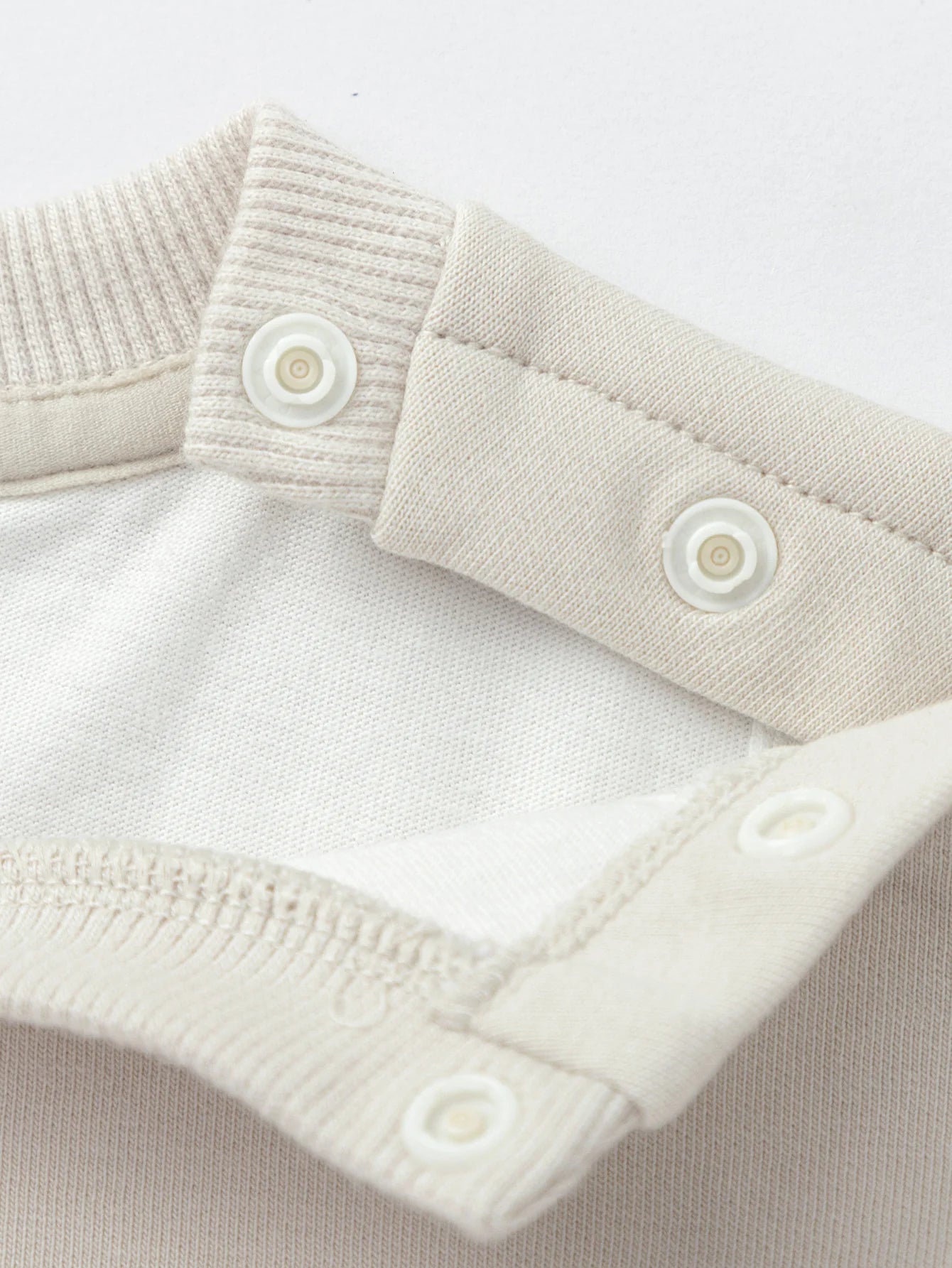 Pulovër Nature Friends Layered Crew 🤍