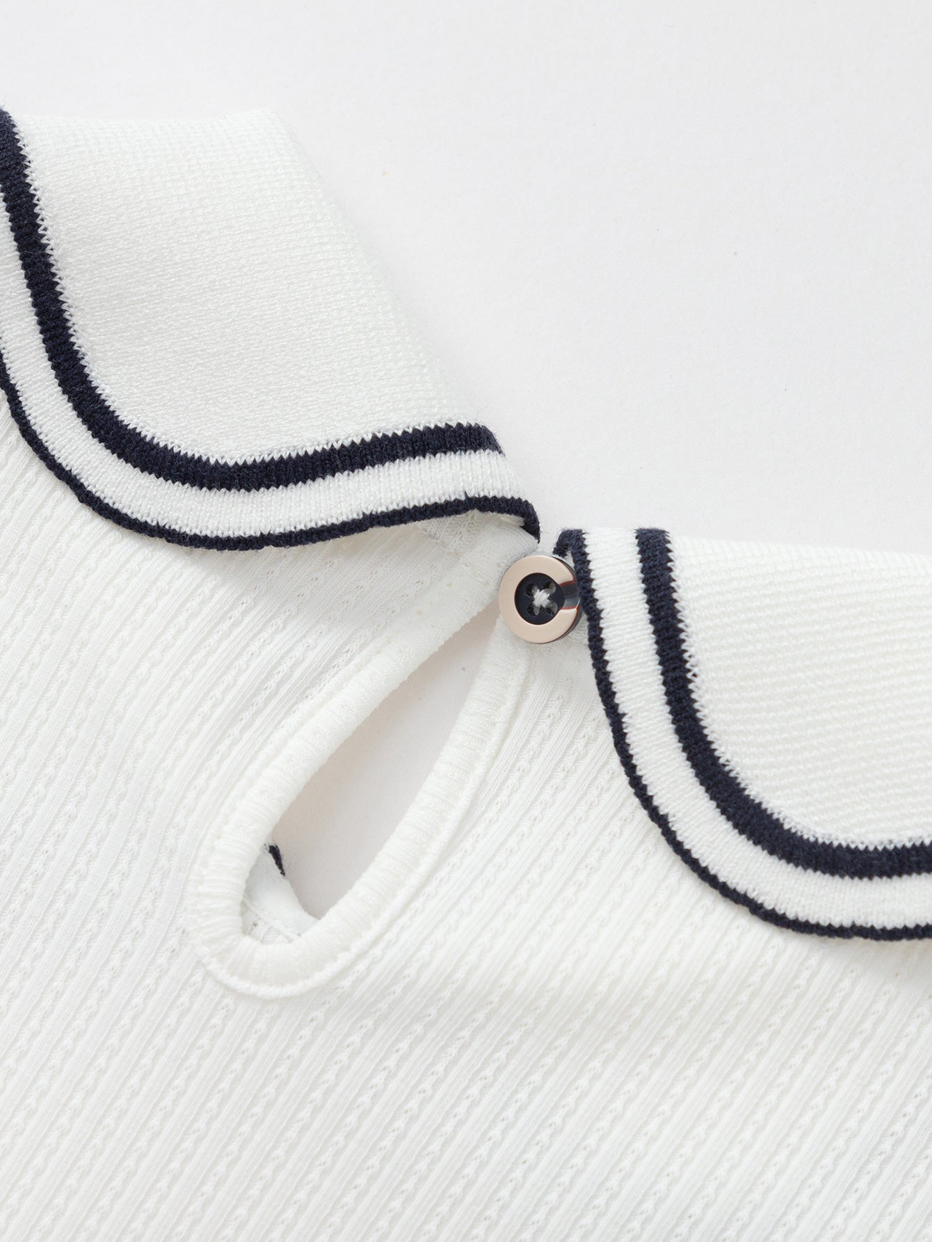 Pulovër Elegant Touch – White ✨🌼