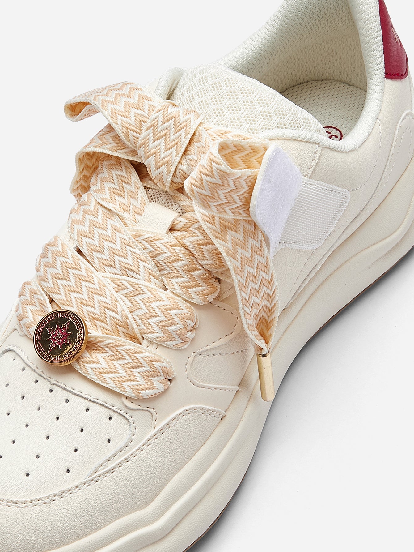 Atlete Hogwarts Crest – Magical Beige Edition 🏰